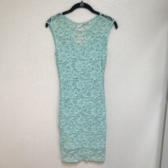 Sexy Open Back Lace Dress - Picture 3 of 5